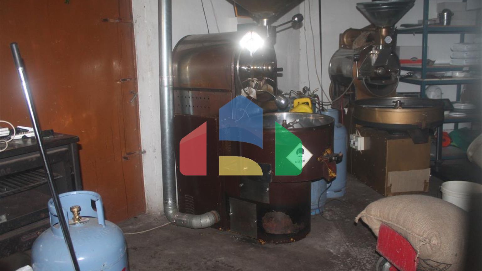 Продажа - Здание 1850 m² в Салониках