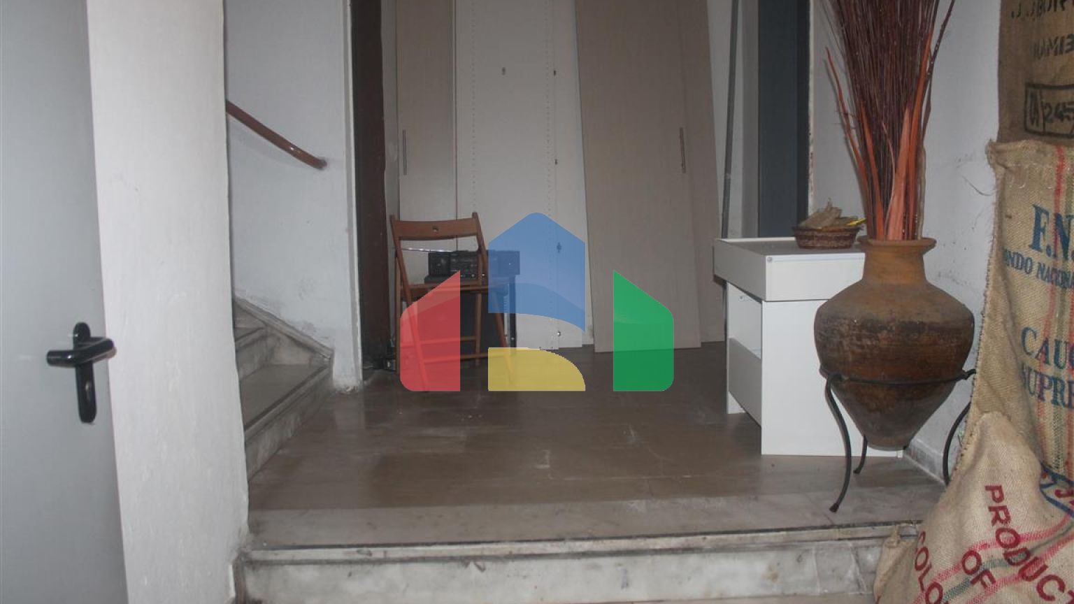 Продажа - Здание 1850 m² в Салониках