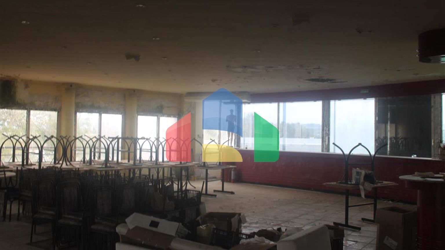 Продажа - Здание 1850 m² в Салониках