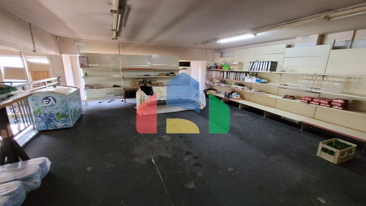 Продаж - Комерційна нерухомість 360 m² в Салоніках