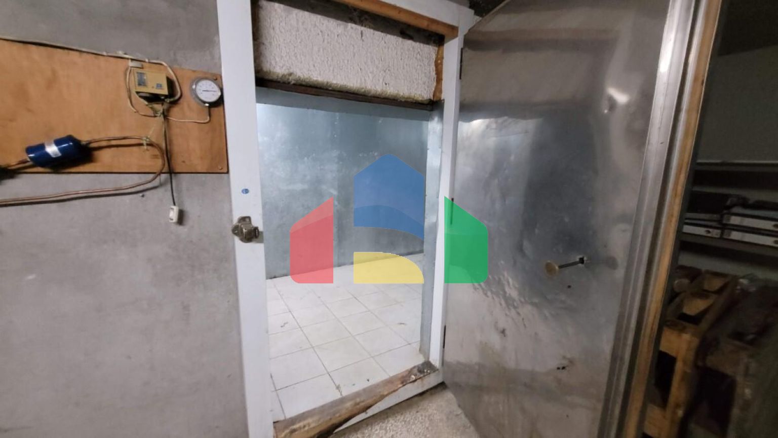 Продаж - Комерційна нерухомість 360 m² в Салоніках