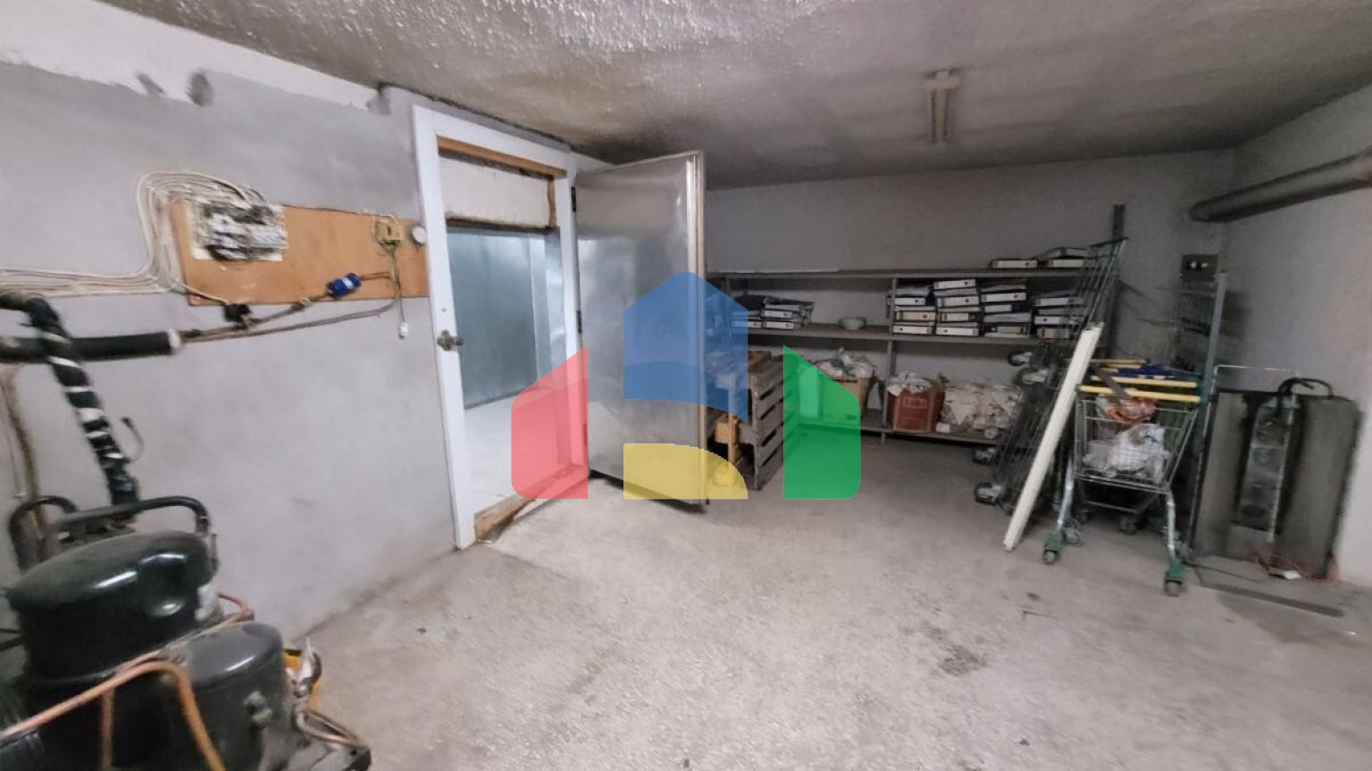 Продаж - Комерційна нерухомість 360 m² в Салоніках