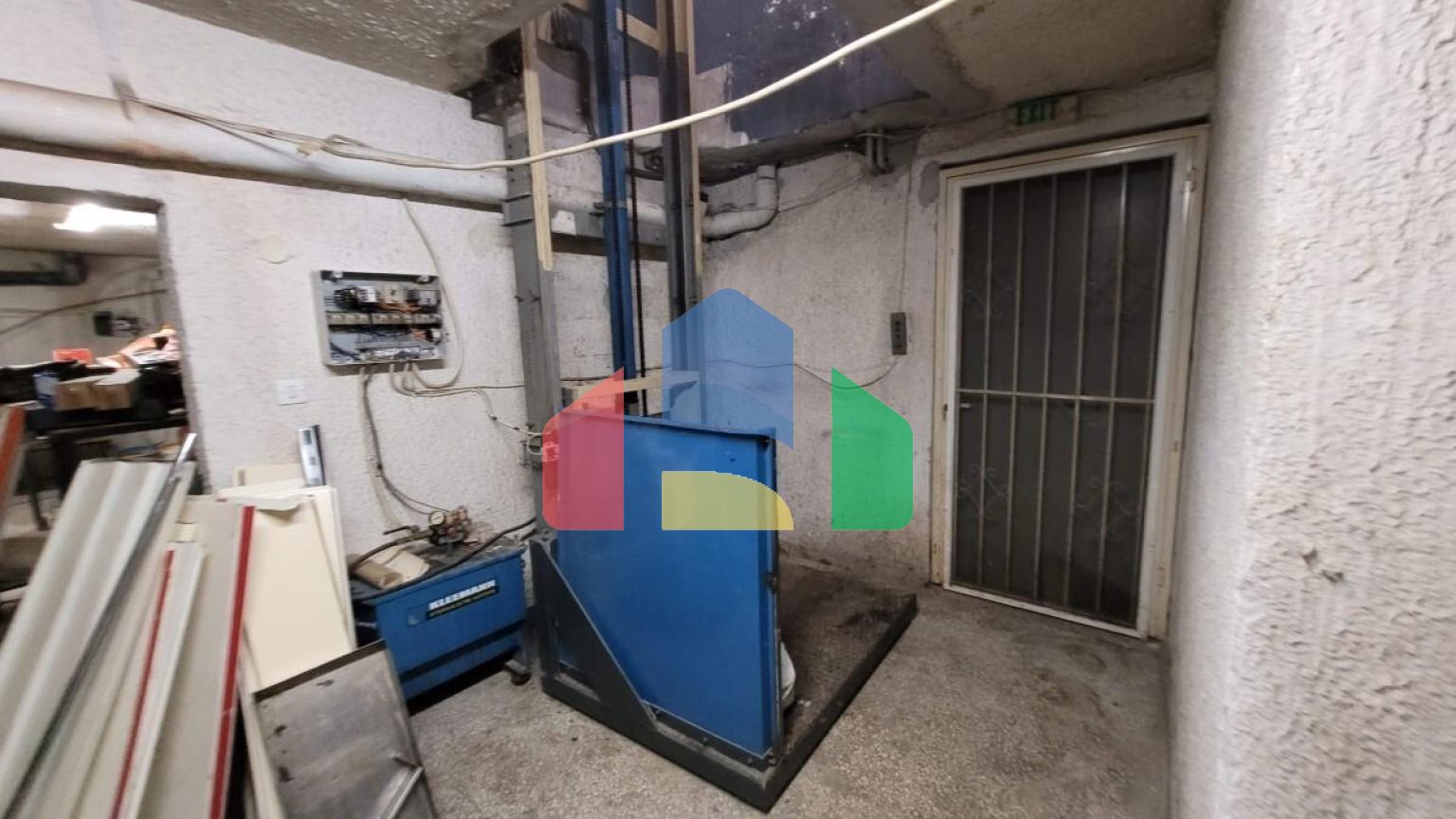 Продаж - Комерційна нерухомість 360 m² в Салоніках