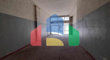 Продаж - Комерційна нерухомість 230 m² в Салоніках