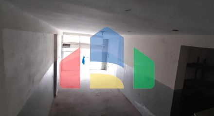 Продаж - Комерційна нерухомість 230 m² в Салоніках