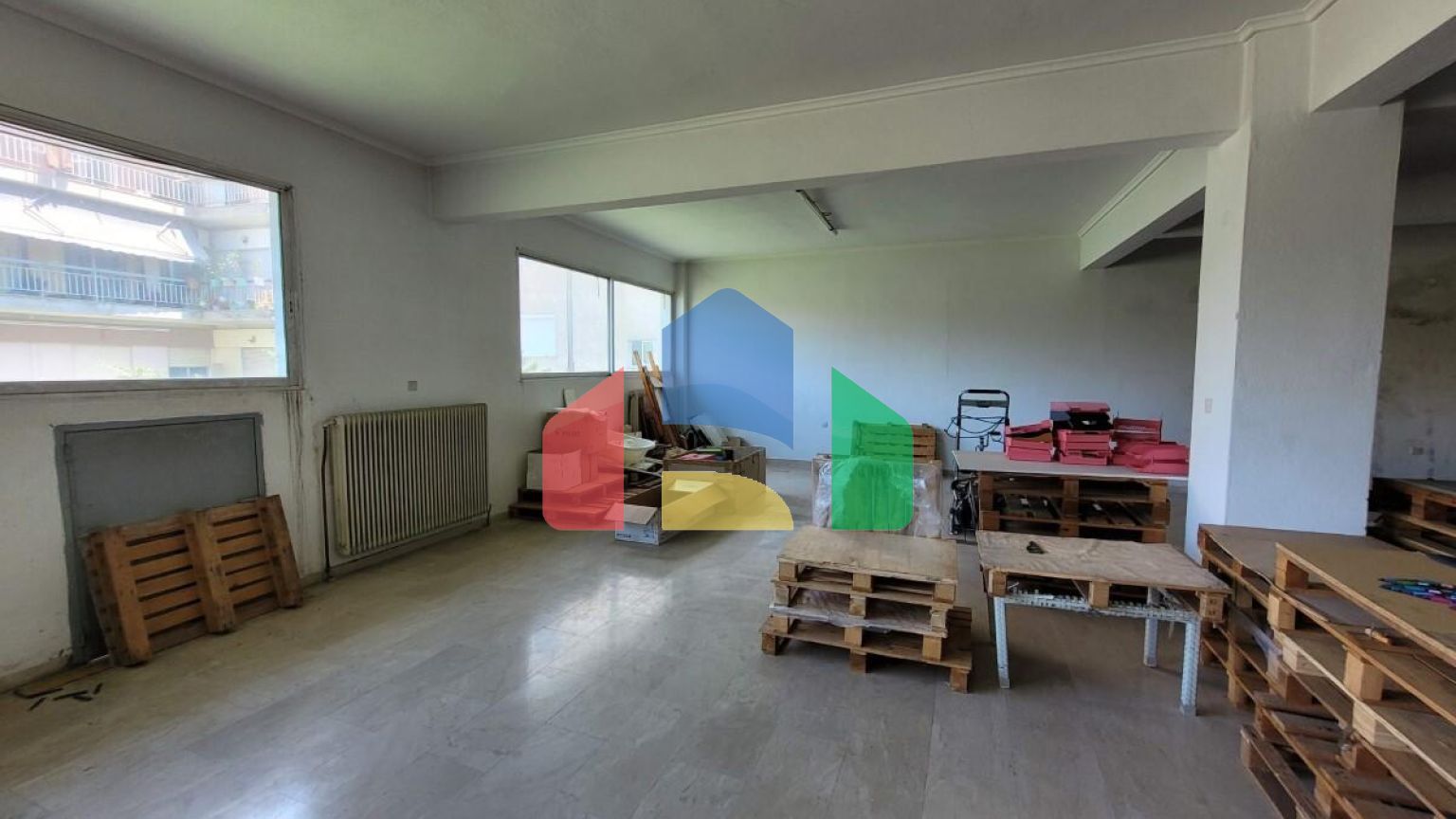 Продаж - Комерційна нерухомість 385 m² в Салоніках