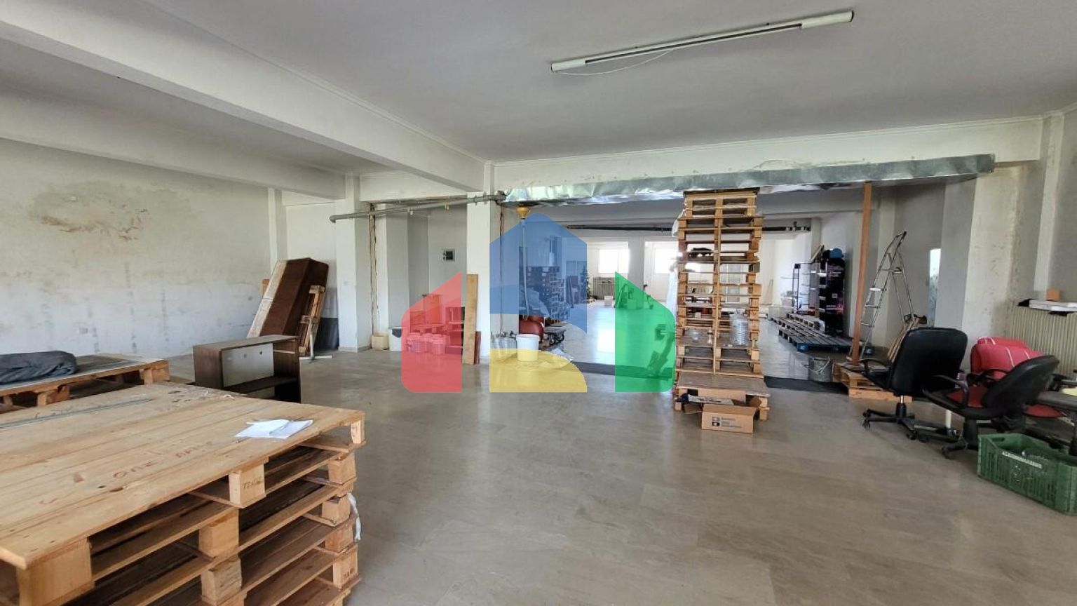 Продаж - Комерційна нерухомість 385 m² в Салоніках