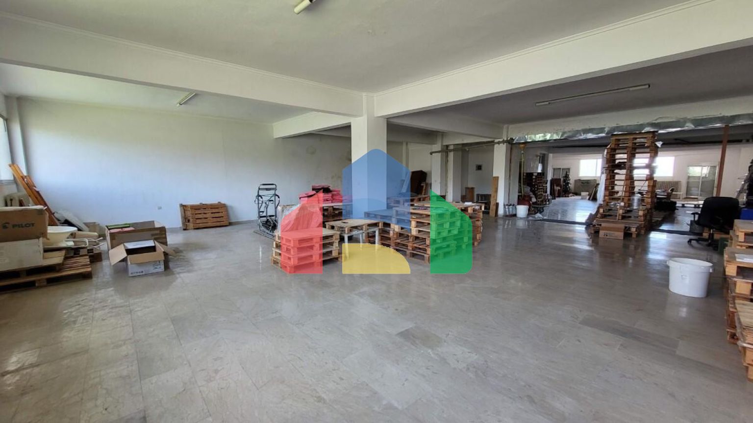 Продаж - Комерційна нерухомість 385 m² в Салоніках