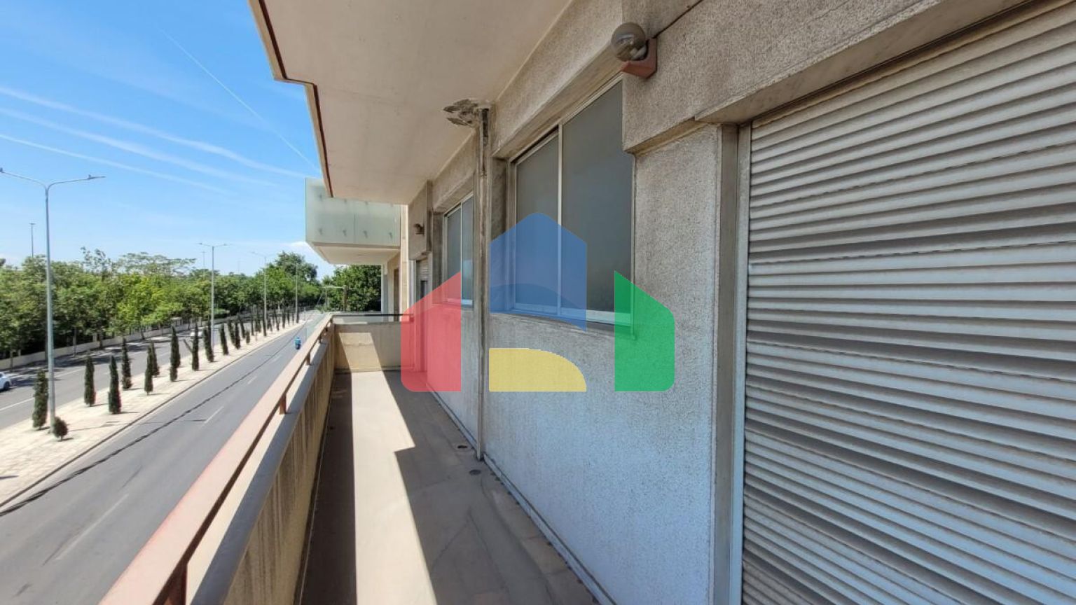 Продаж - Комерційна нерухомість 385 m² в Салоніках