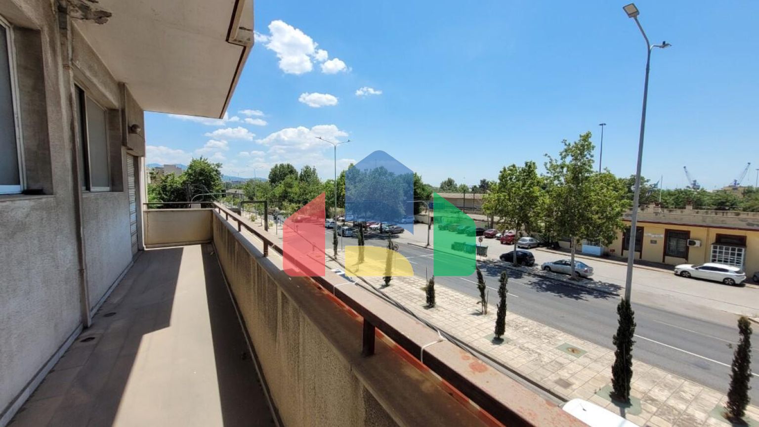 Продаж - Комерційна нерухомість 385 m² в Салоніках