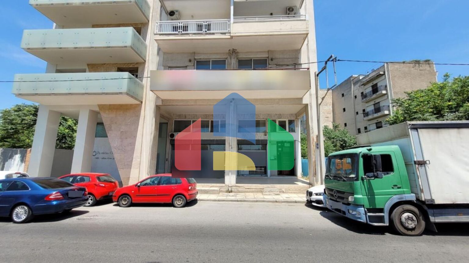 Продаж - Комерційна нерухомість 385 m² в Салоніках