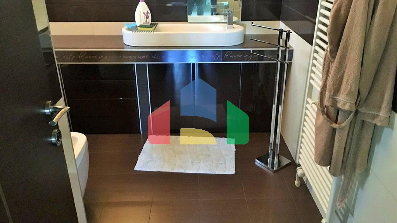 Продаж - Котедж 410 m² в Салоніках