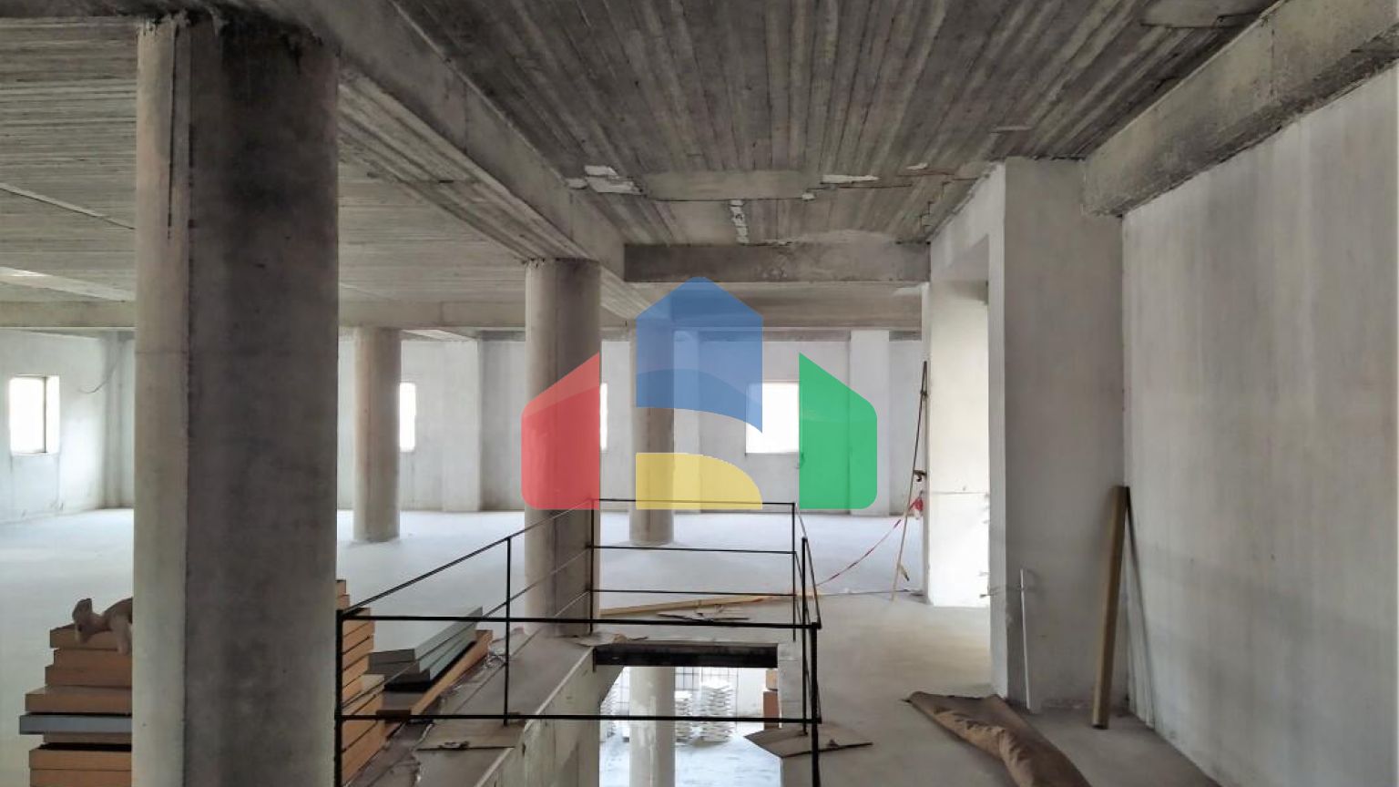 Продажа - Здание 2800 m² в Салониках