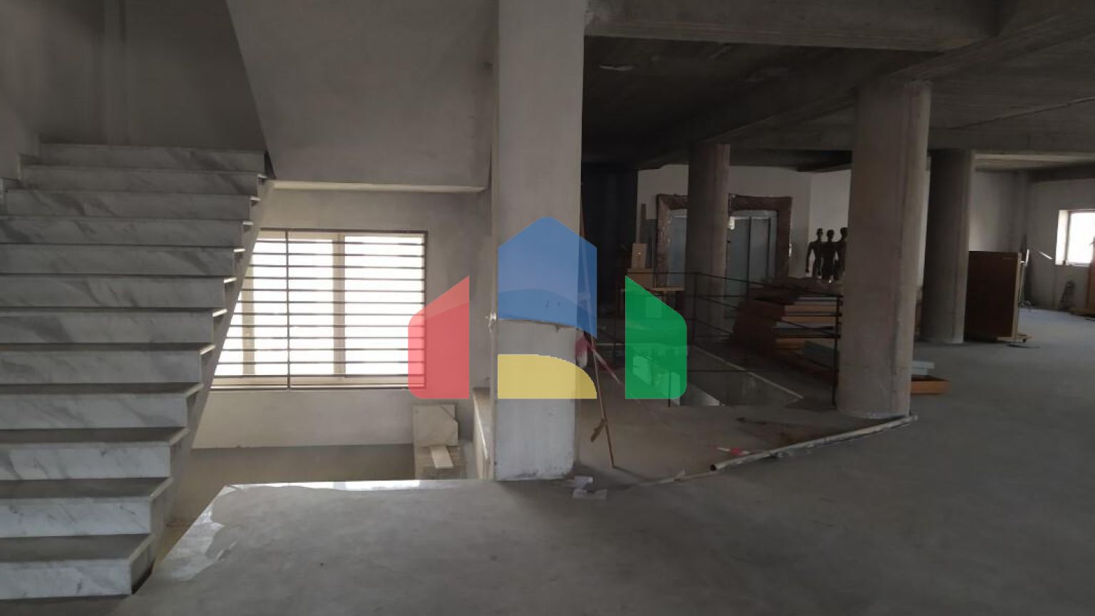 Продажа - Здание 2800 m² в Салониках