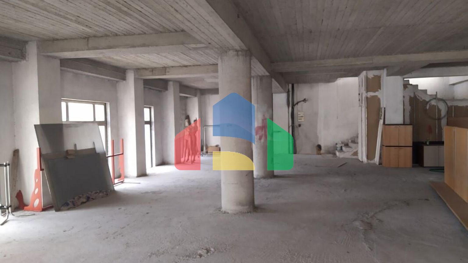 Продажа - Здание 2800 m² в Салониках