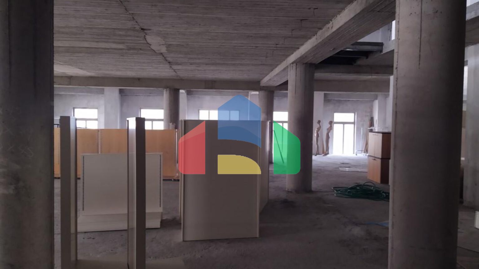 Продажа - Здание 2800 m² в Салониках