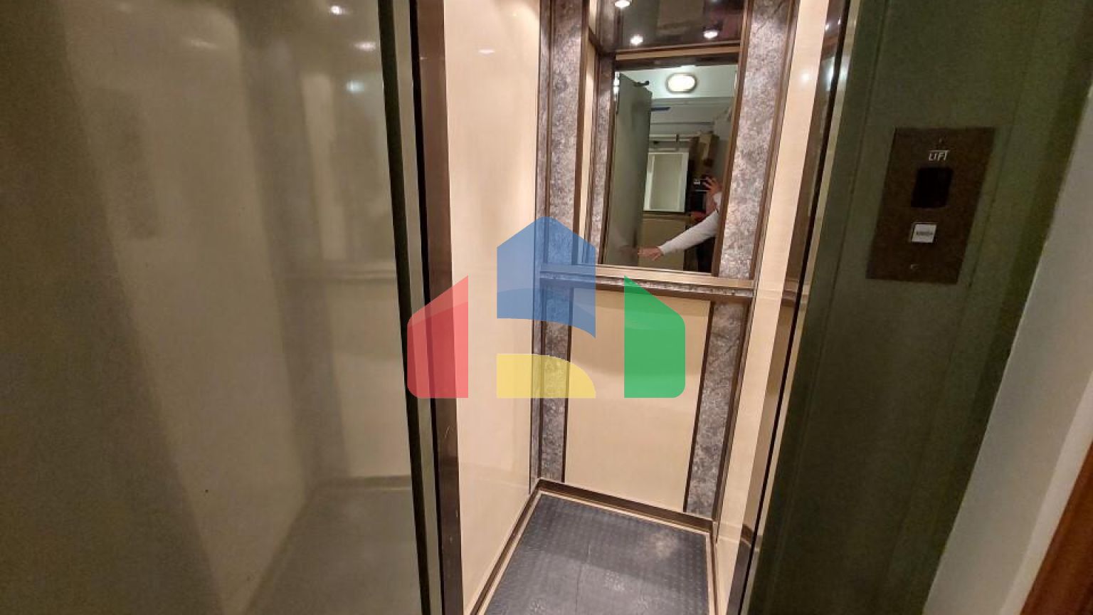 Продаж - Котедж 280 m² в Салоніках