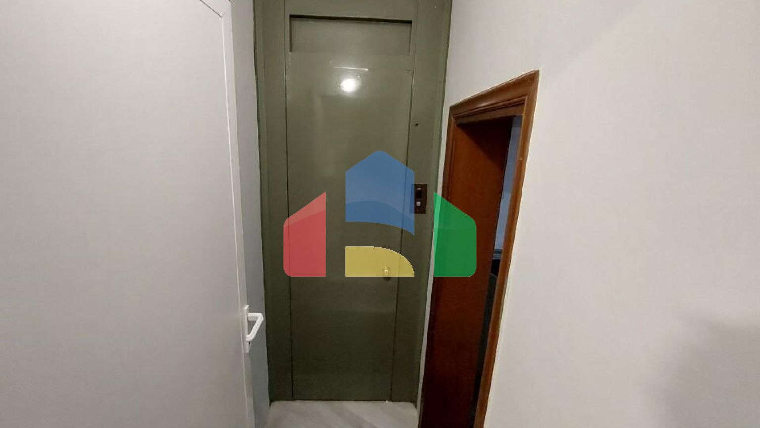 Продаж - Котедж 280 m² в Салоніках