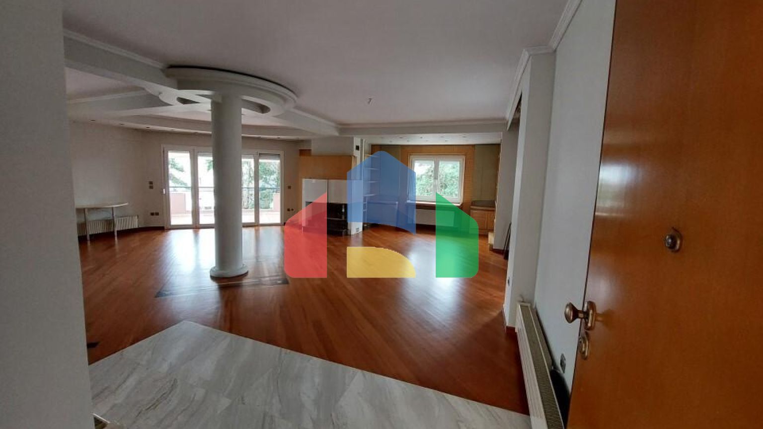 Продаж - Котедж 280 m² в Салоніках