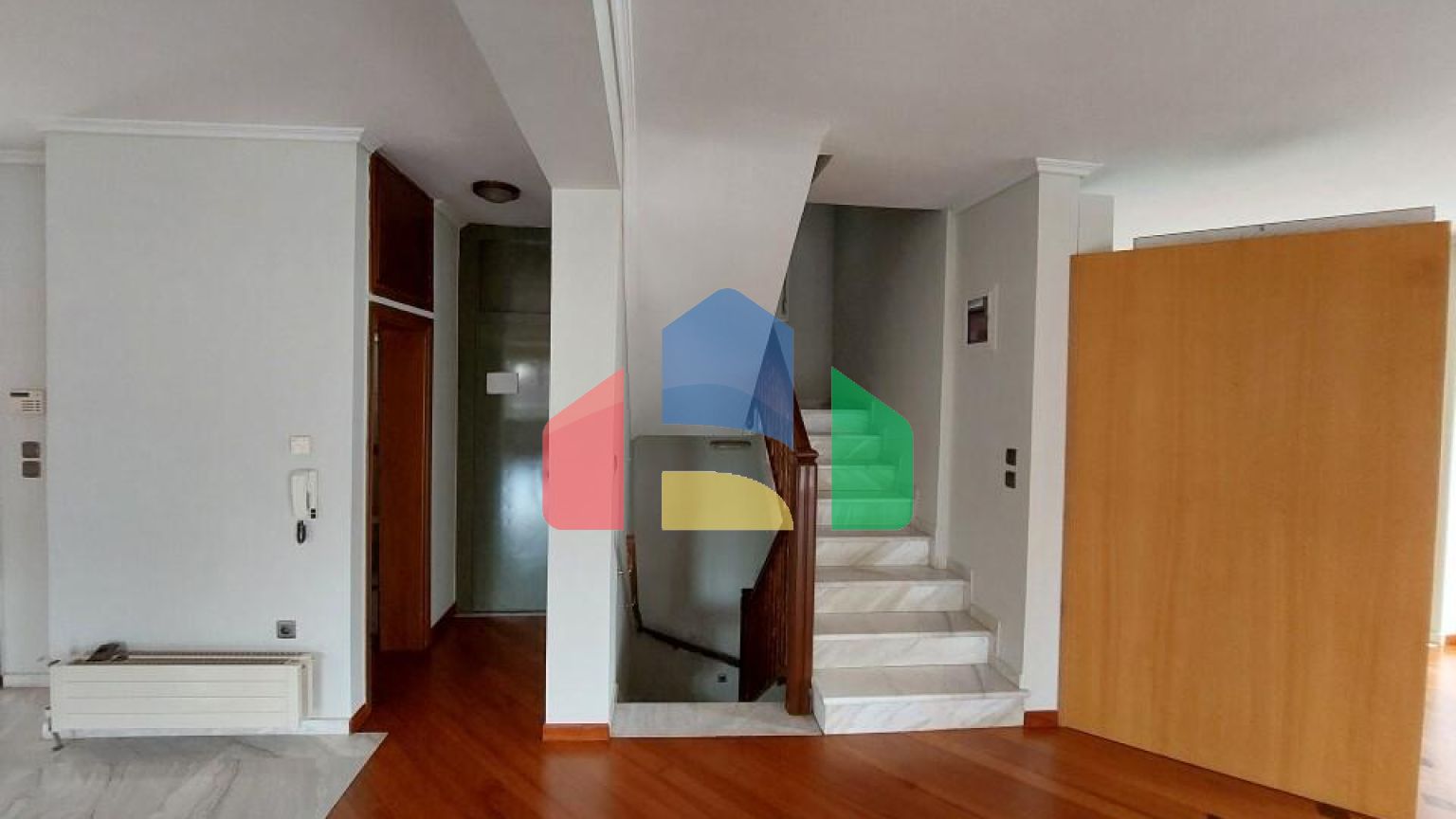 Продаж - Котедж 280 m² в Салоніках