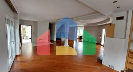 Продаж - Котедж 280 m² в Салоніках