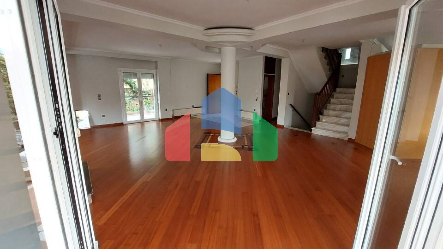 Продаж - Котедж 280 m² в Салоніках