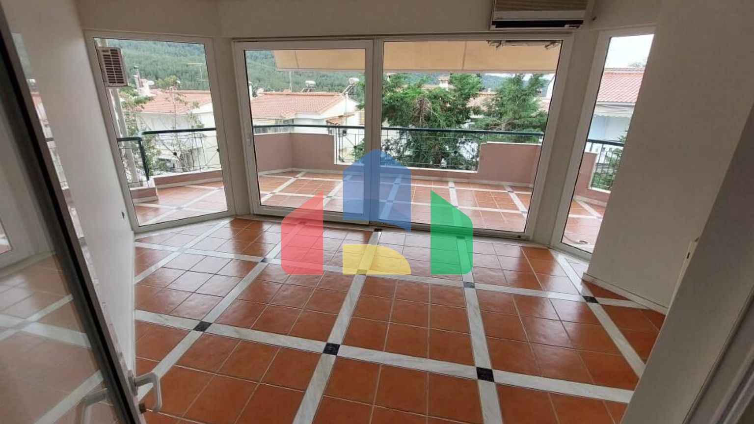 Продаж - Котедж 280 m² в Салоніках