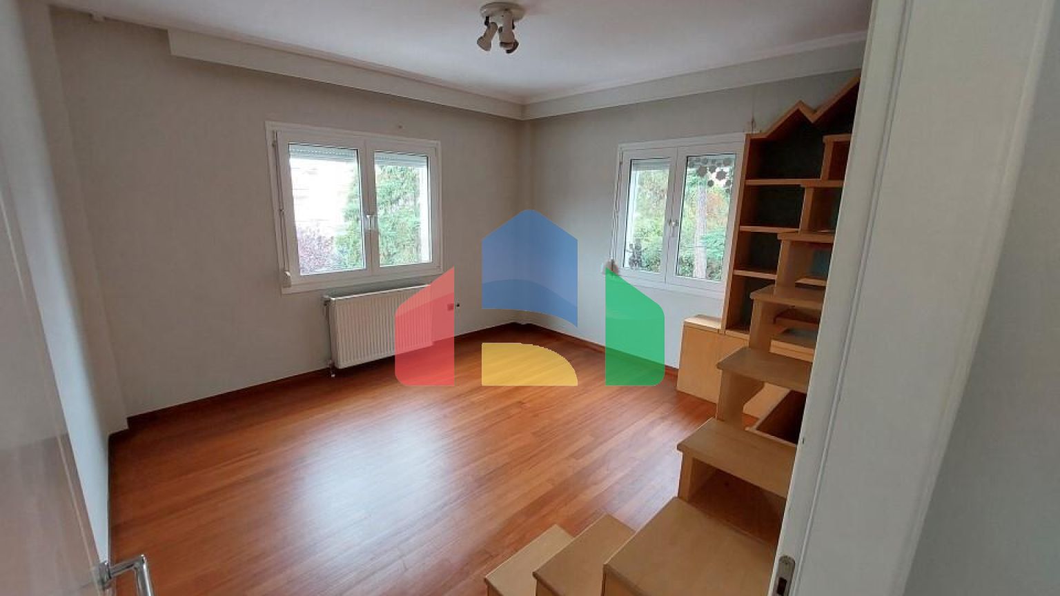 Продаж - Котедж 280 m² в Салоніках