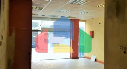 Продаж - Комерційна нерухомість 65 m² в Салоніках