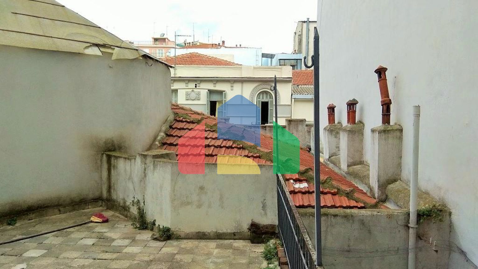 Продажа - Здание 600 m² в Салониках