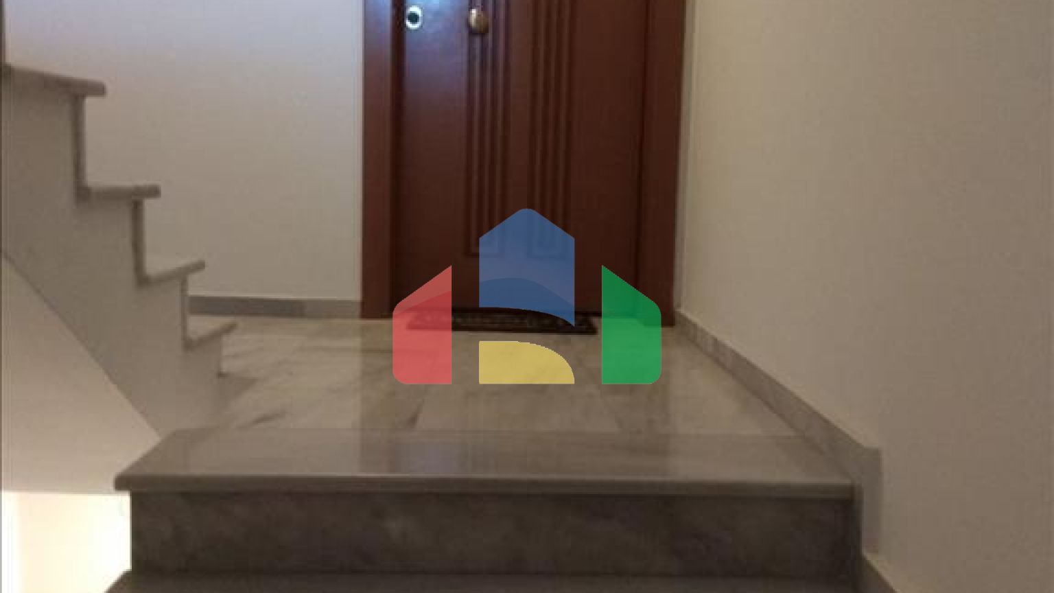 Продаж - Котедж 375 m² в Салоніках