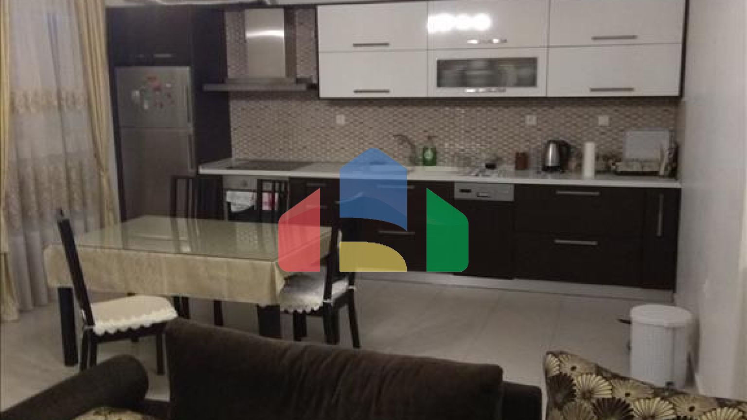 Продаж - Котедж 375 m² в Салоніках