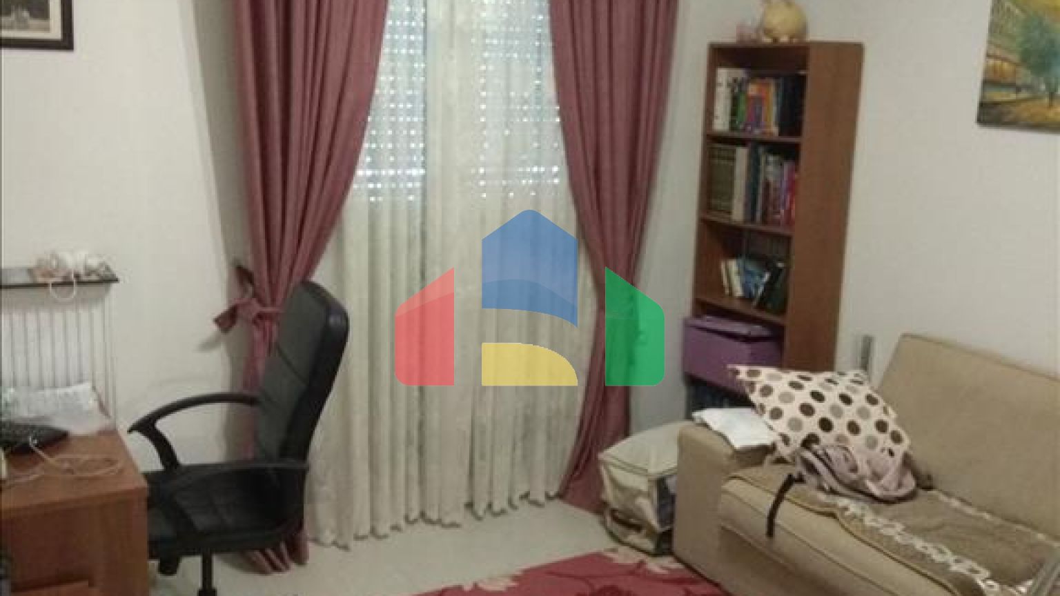 Продаж - Котедж 375 m² в Салоніках