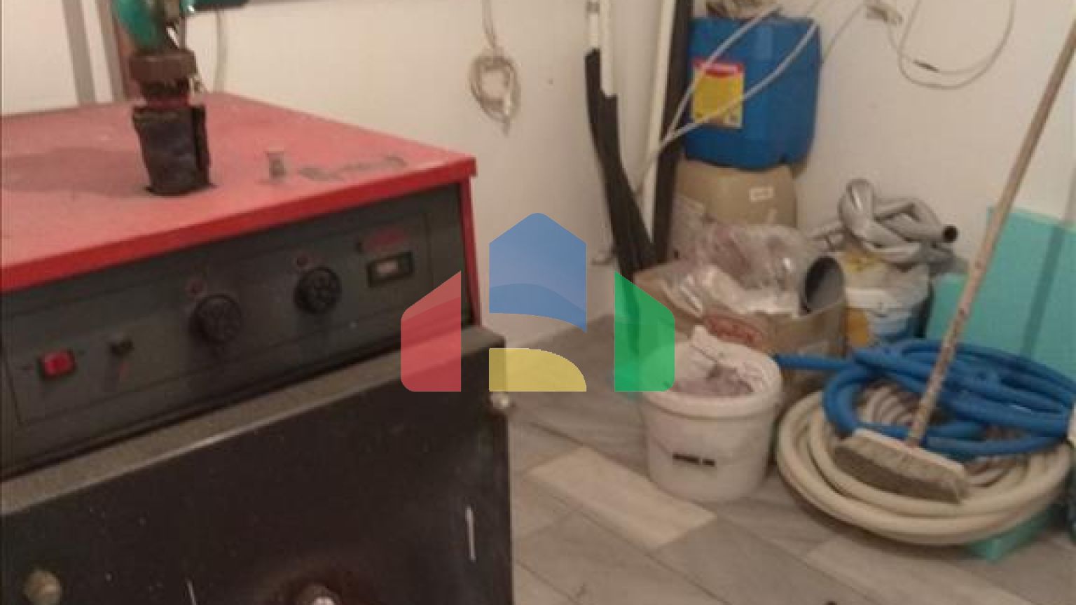 Продаж - Котедж 375 m² в Салоніках