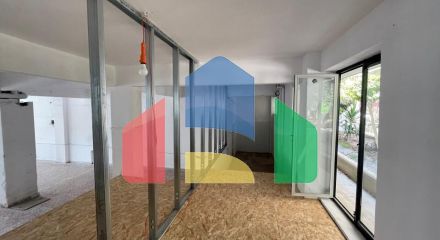Продаж - Комерційна нерухомість 115 m² в Салоніках