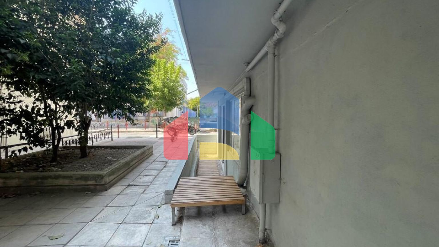 Продаж - Комерційна нерухомість 115 m² в Салоніках