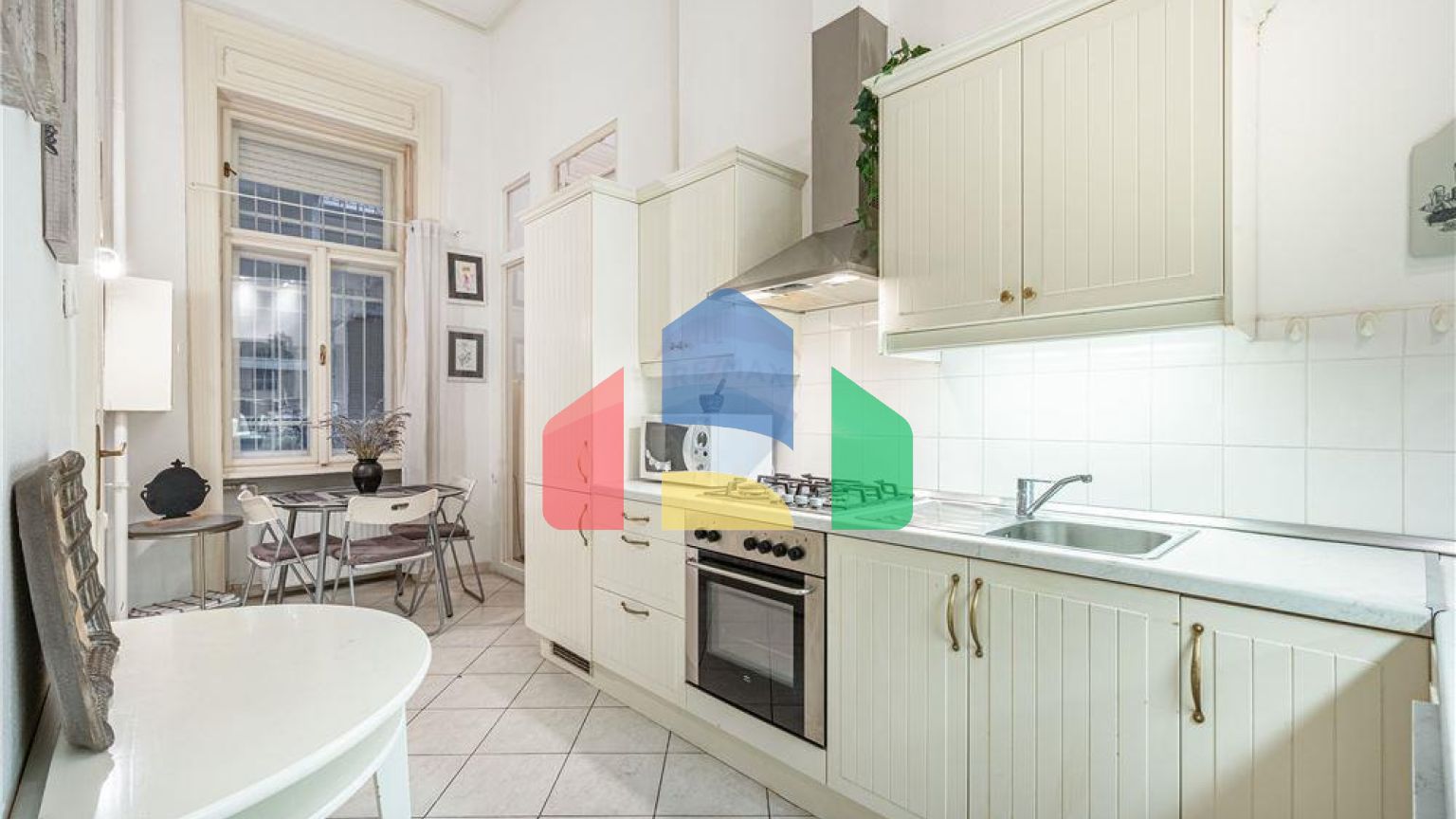 Residential - Condo/Apartment - - Hungary