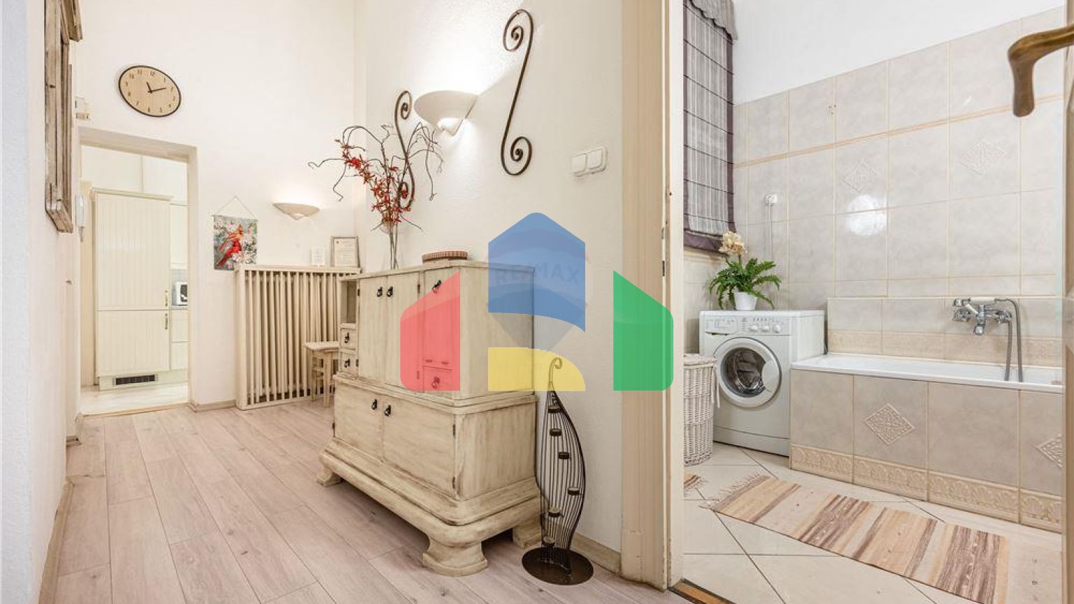 Residential - Condo/Apartment - - Hungary