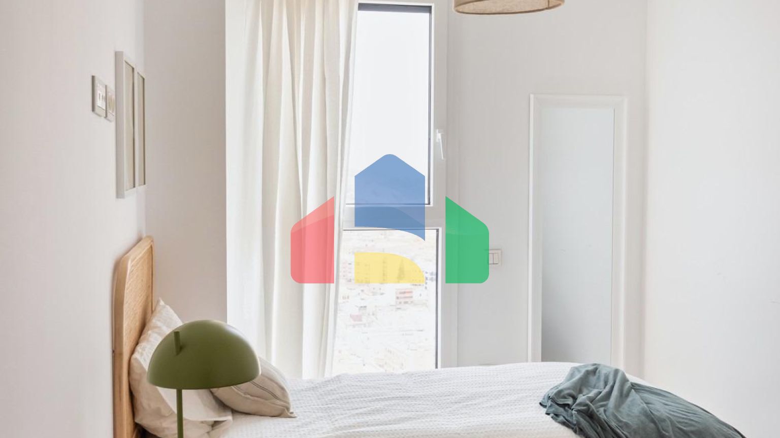 НЕДАВНО ПОСТРОЕННАЯ КВАРТИРА С ВИДОМ НА МОРЕ