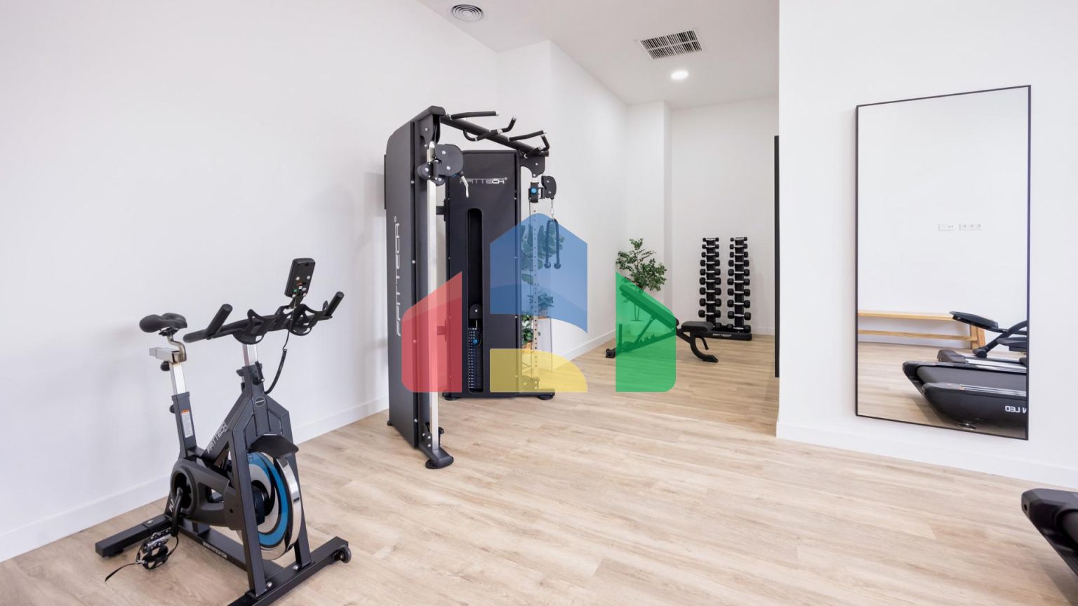 НЕДАВНО ПОСТРОЕННАЯ КВАРТИРА С ВИДОМ НА МОРЕ