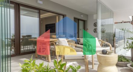 Апартаменты с 2 спальнями и захватывающим видом на море на первой линии пляжа