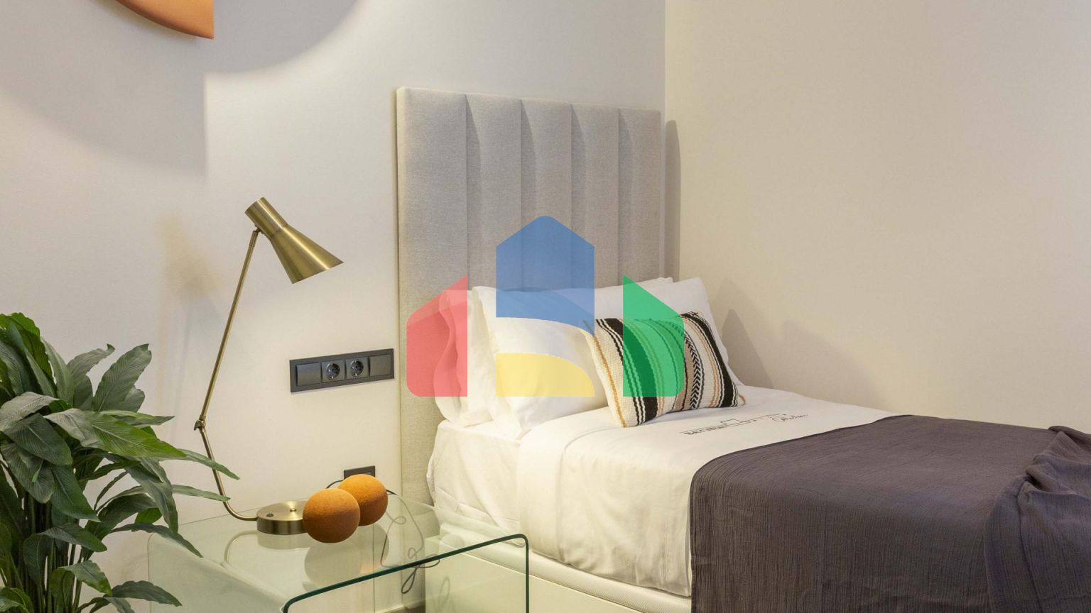 Апартаменты с 2 спальнями и захватывающим видом на море на первой линии пляжа