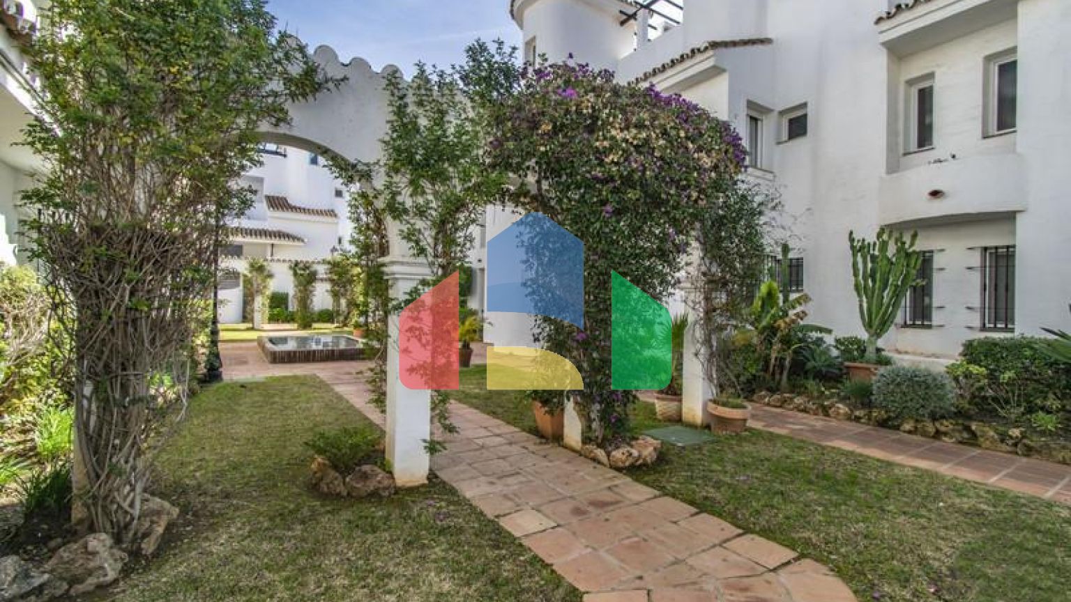 Квартира на первом этаже на продажу в Новой Андалусии