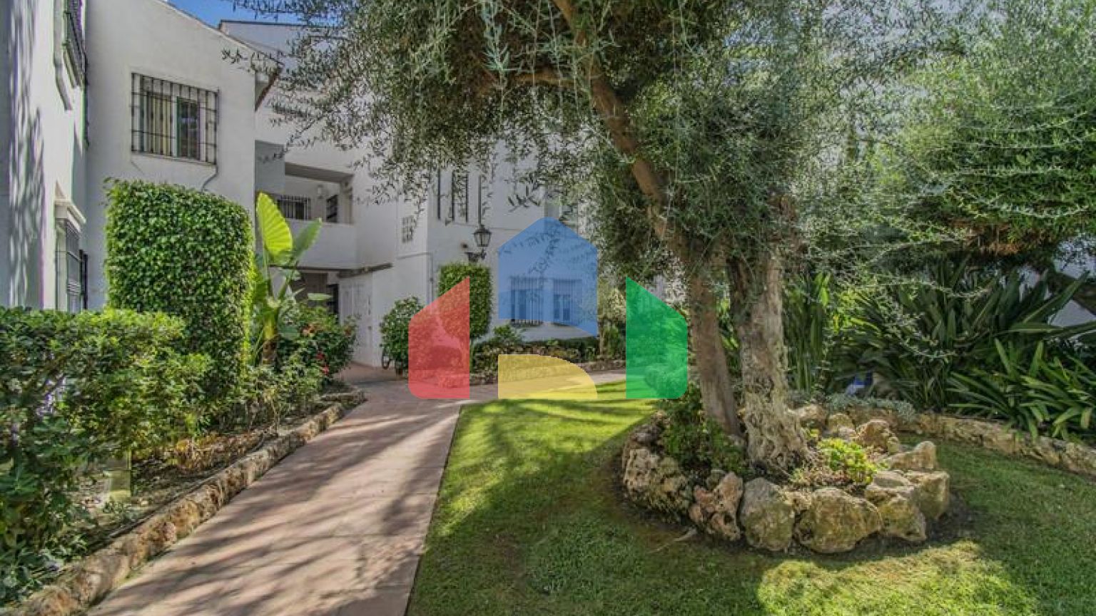 Квартира на первом этаже на продажу в Новой Андалусии