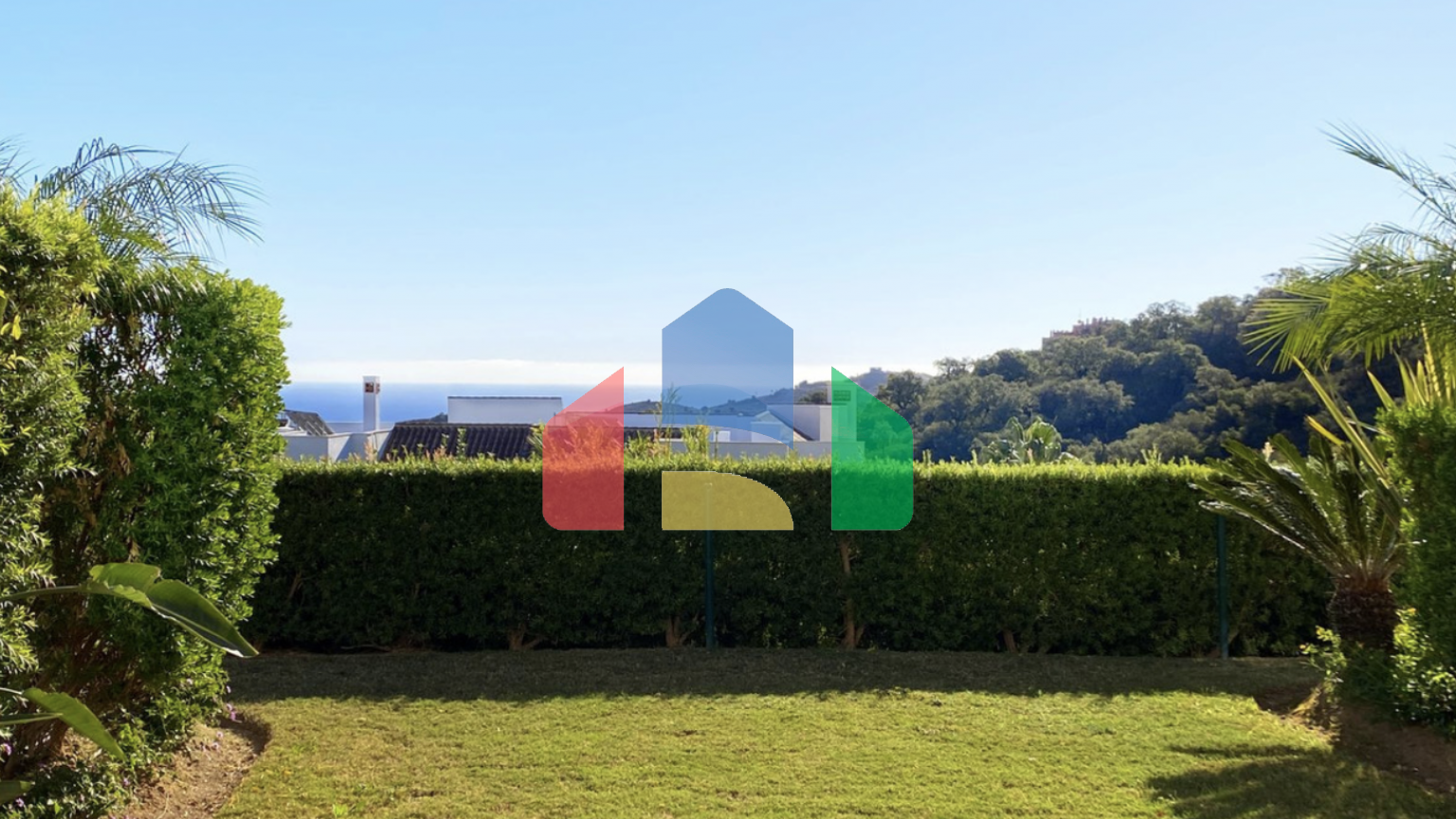 Потрясающая квартира на первом этаже с частным садом в Марбелье