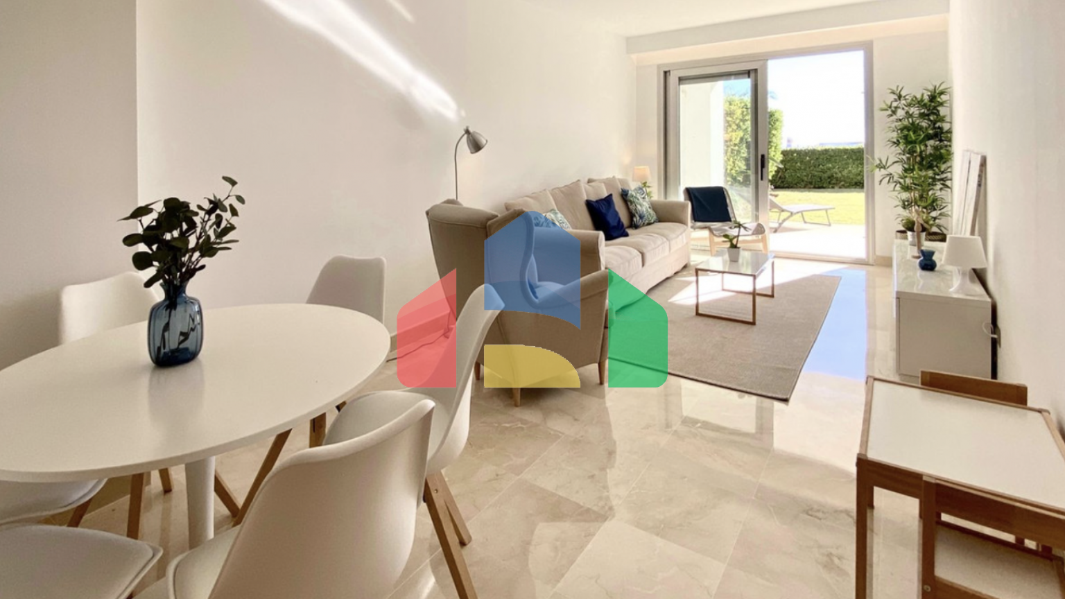 Потрясающая квартира на первом этаже с частным садом в Марбелье