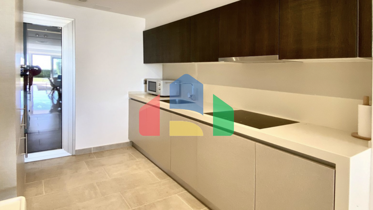 Потрясающая квартира на первом этаже с частным садом в Марбелье