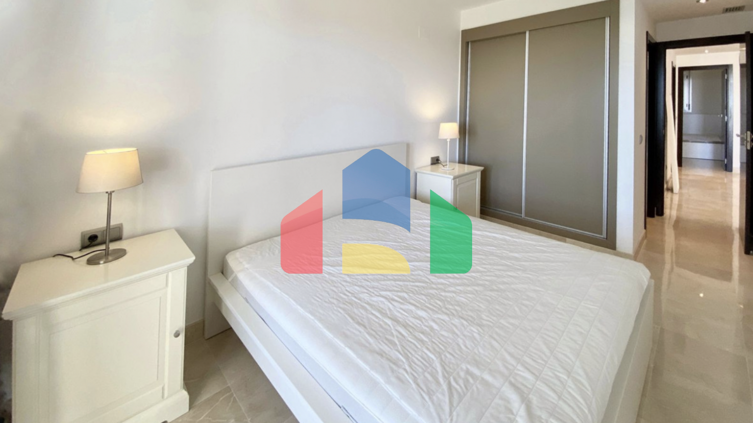 Потрясающая квартира на первом этаже с частным садом в Марбелье