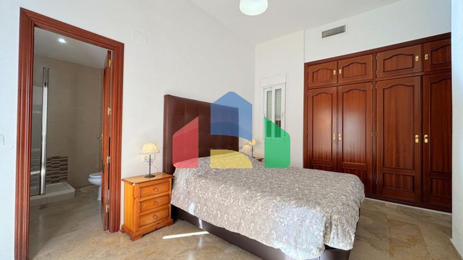 (EN) CHARMING APARTMENT IN THE HEART OF MARBELLA WITH PARTIAL SEA VIEWS.