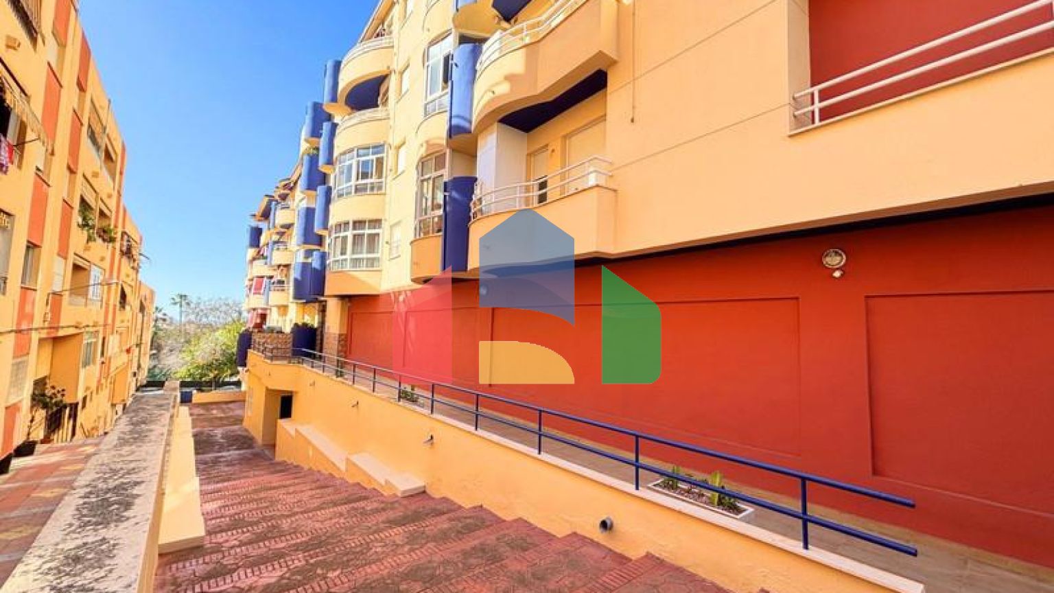 (EN) CHARMING APARTMENT IN THE HEART OF MARBELLA WITH PARTIAL SEA VIEWS.